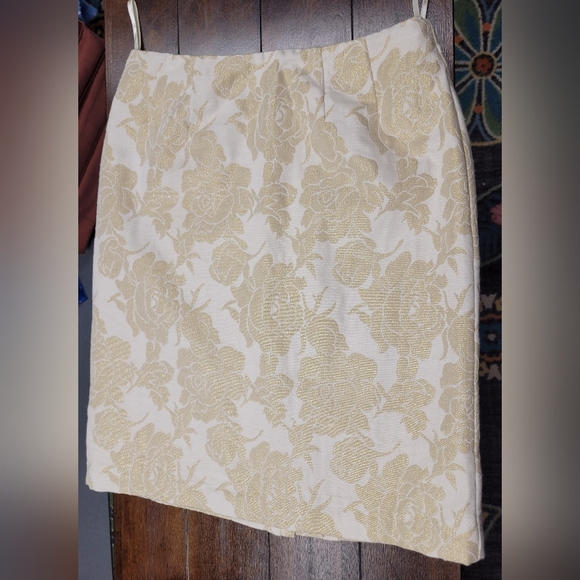 Jaclyn Smith 8 Gold Metallic Floral A Line Skirt Lined Hidden Zipper Like New - Picture 4 of 5